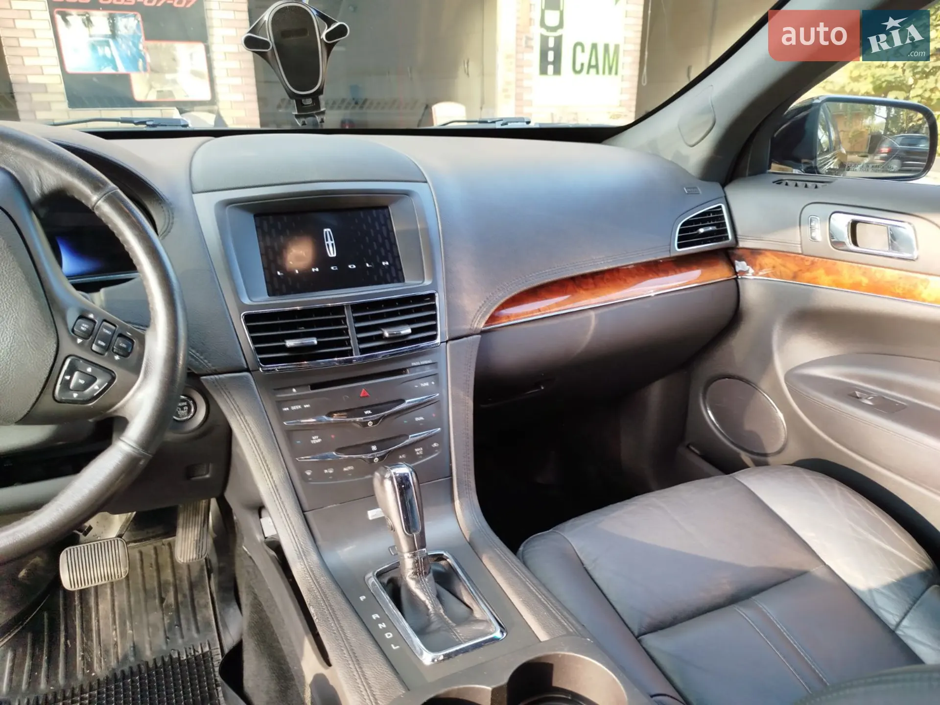 2017 Lincoln MKT - мініатюра 14