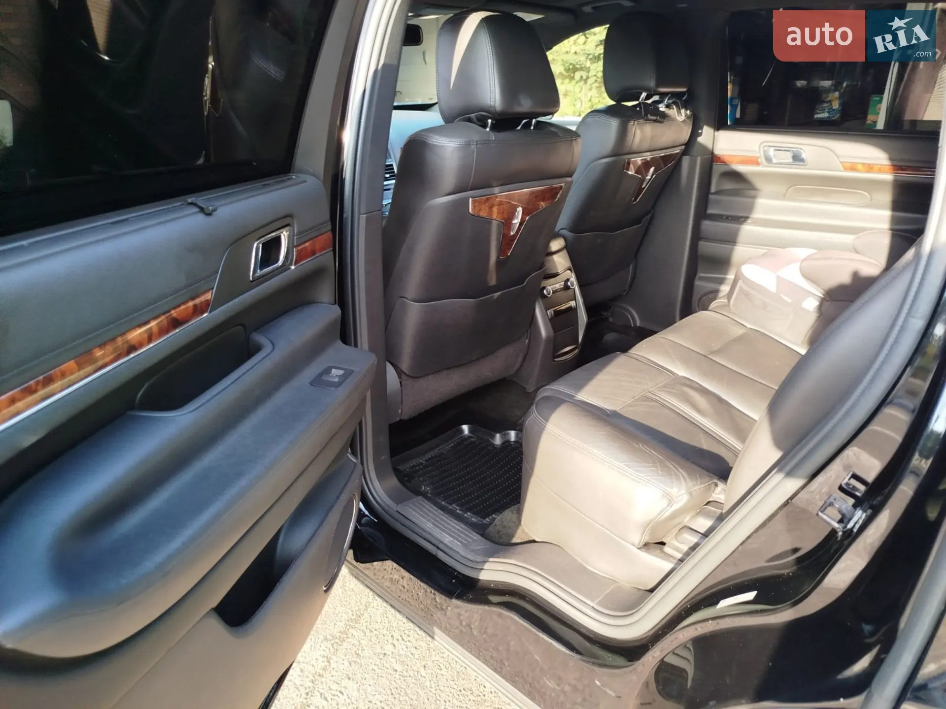 2017 Lincoln MKT - мініатюра 18