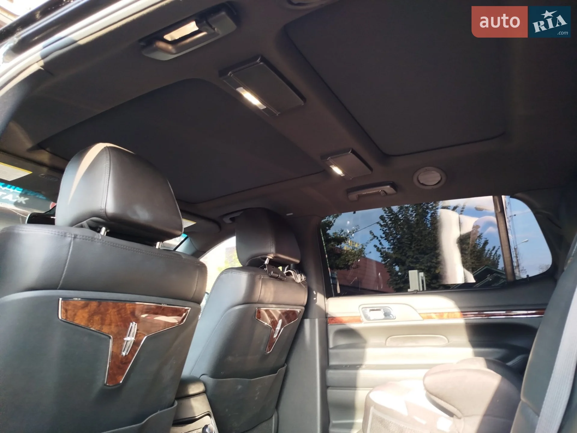 2017 Lincoln MKT - мініатюра 23