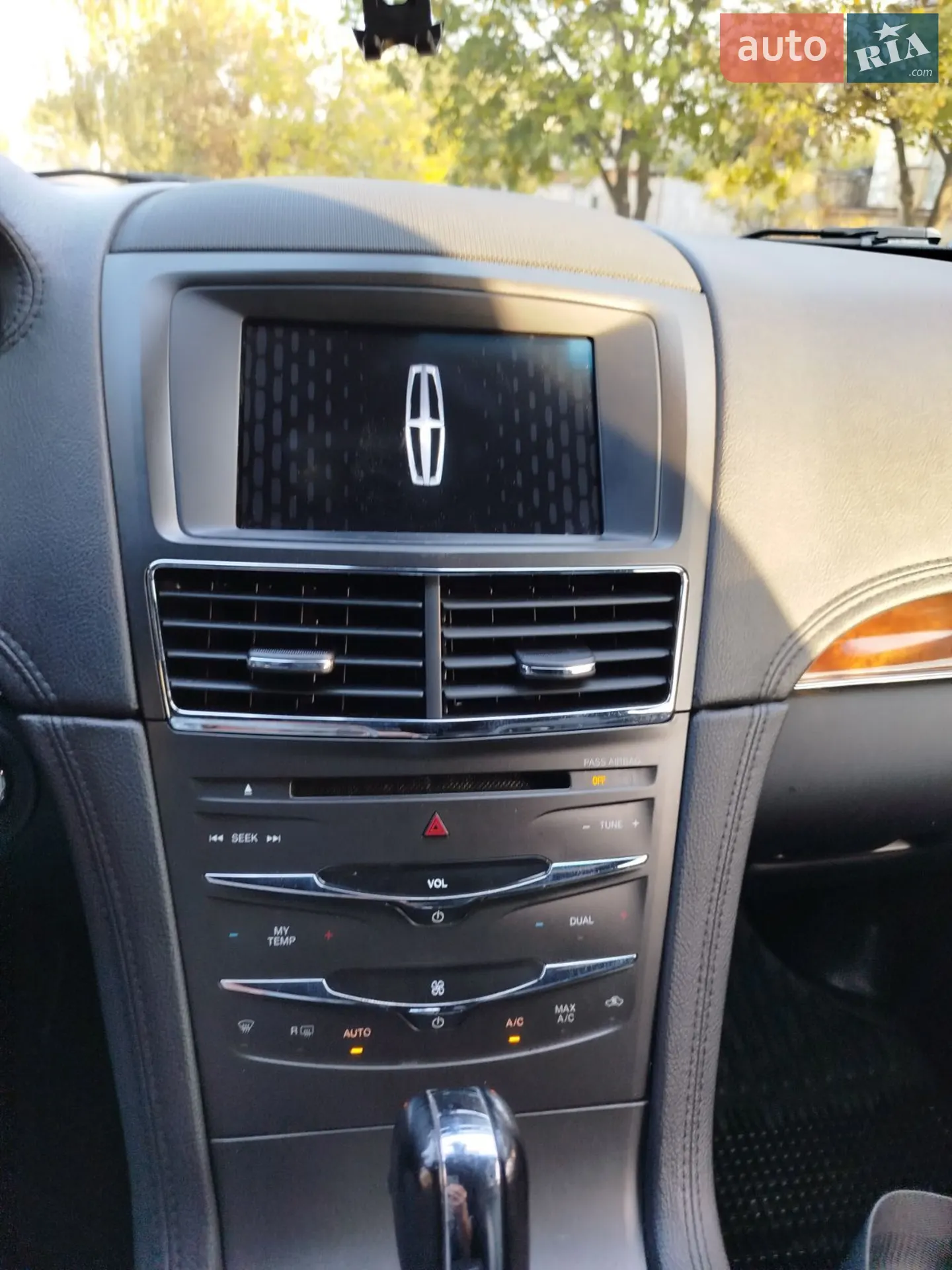 2017 Lincoln MKT - мініатюра 24