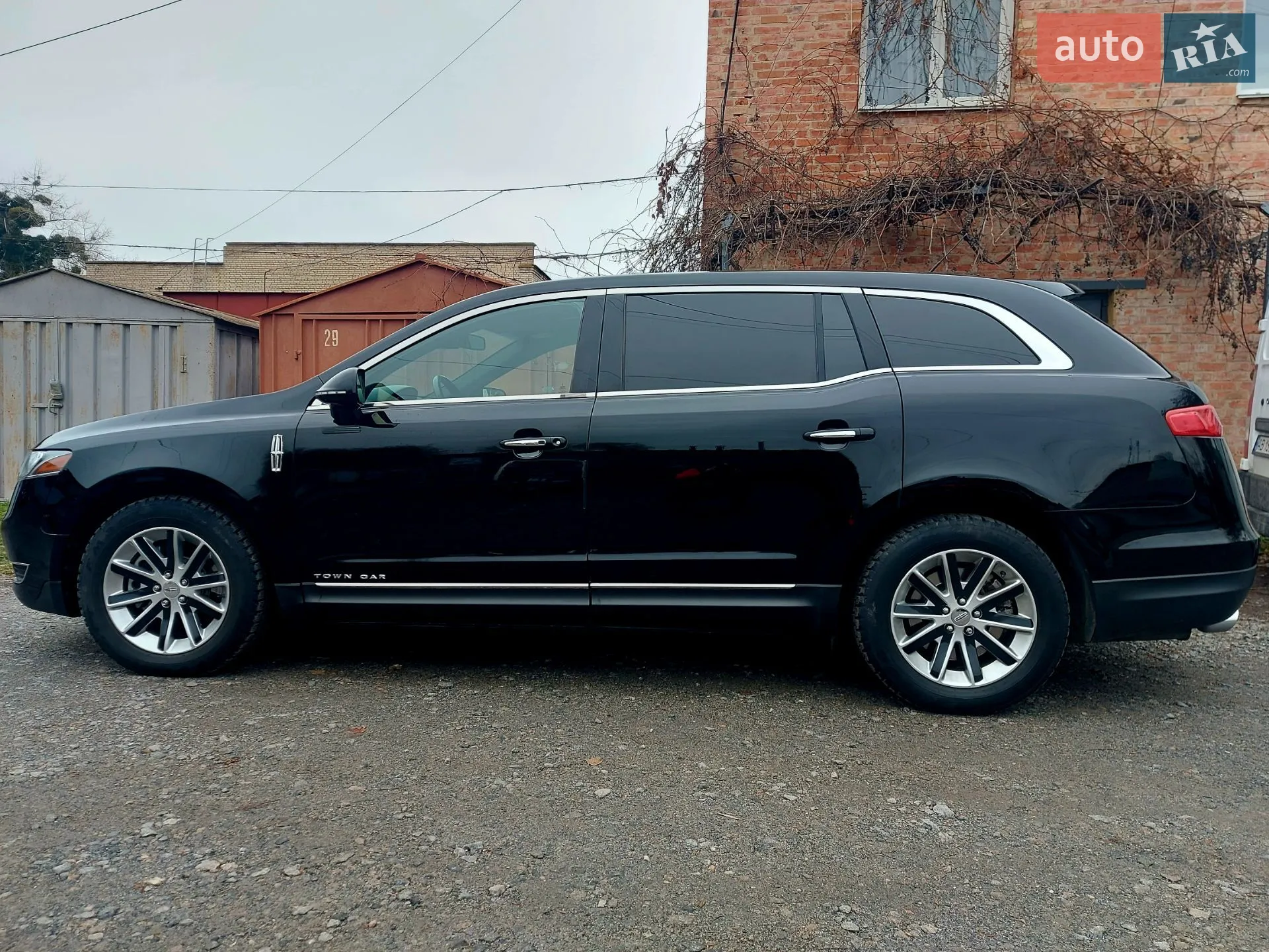 2017 Lincoln MKT - мініатюра 39