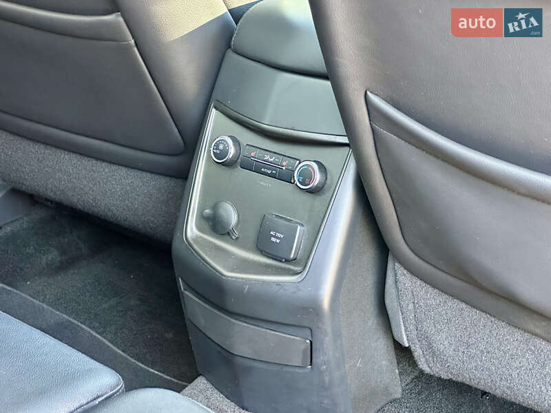 Внедорожник / Кроссовер Lincoln MKT 2016 в Киеве