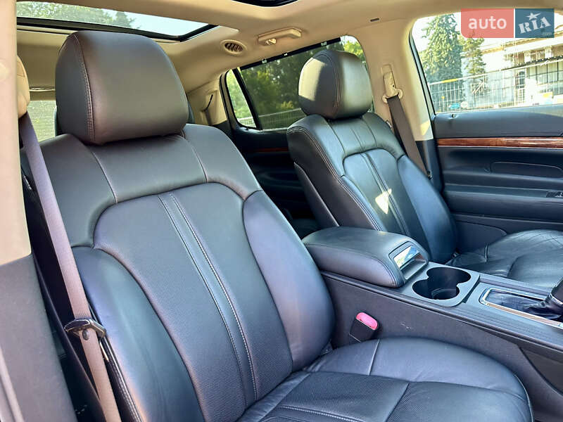 Внедорожник / Кроссовер Lincoln MKT 2016 в Киеве