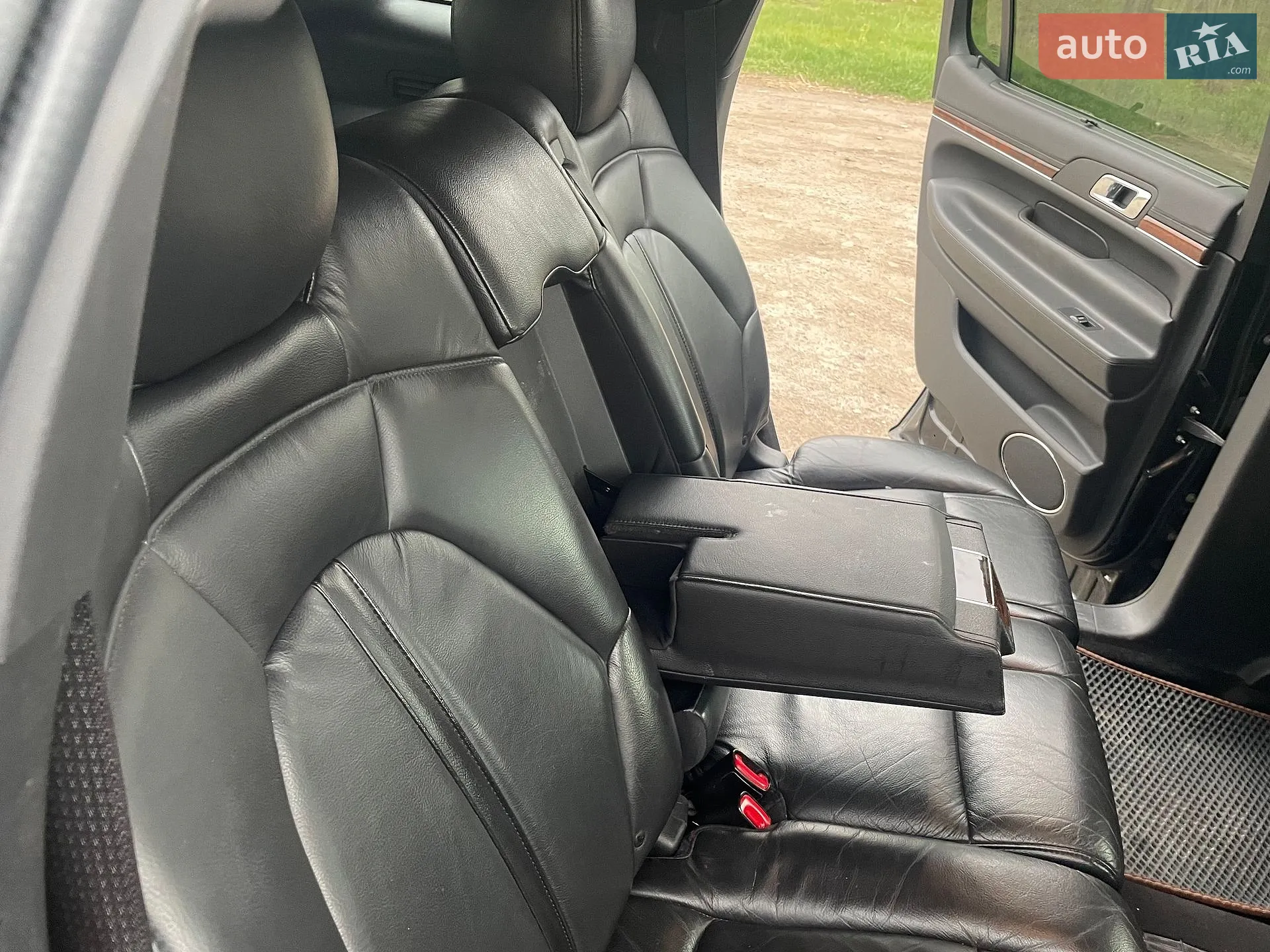 2012 Lincoln MKT - мініатюра 11