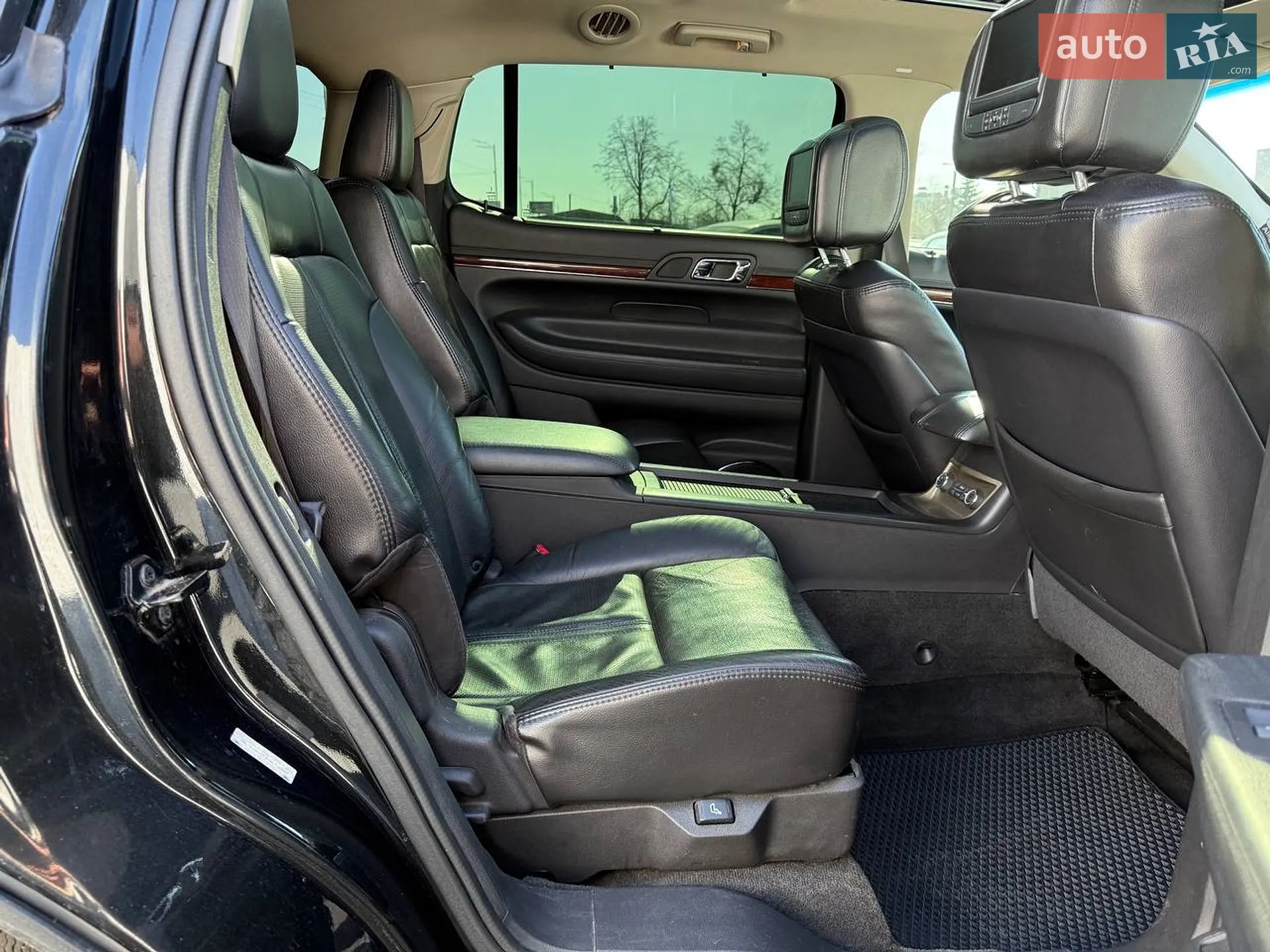 2012 Lincoln MKT - мініатюра 13