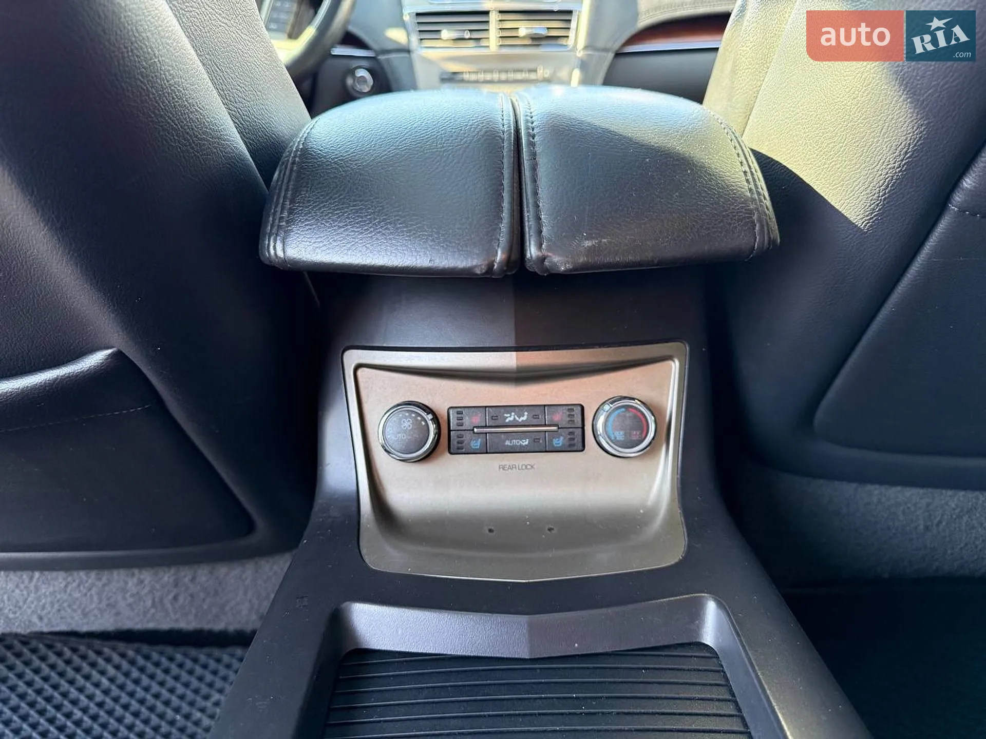 2012 Lincoln MKT - мініатюра 31