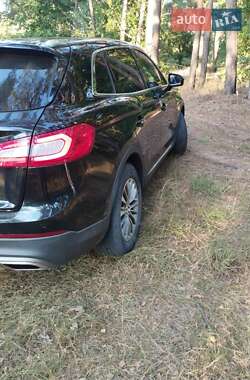 Внедорожник / Кроссовер Lincoln MKX 2015 в 