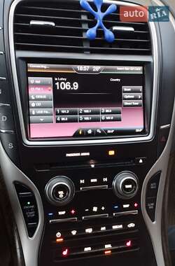 Внедорожник / Кроссовер Lincoln MKX 2015 в 