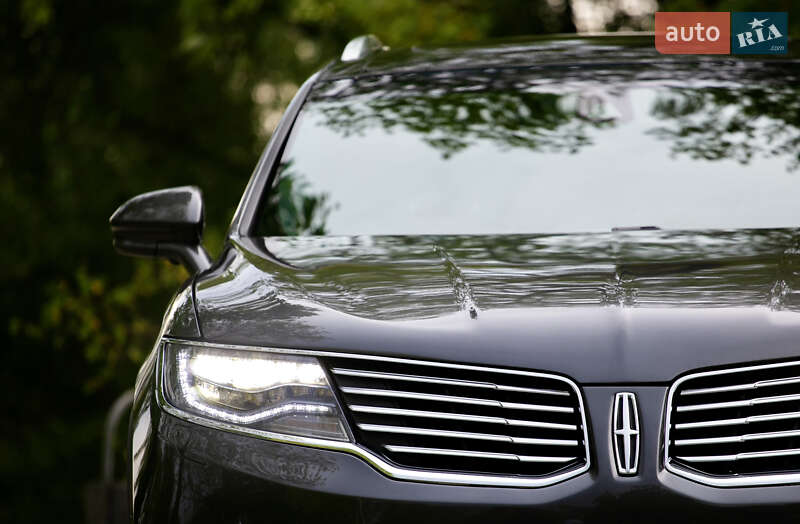 Позашляховик / Кросовер Lincoln MKX 2016 в 