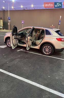 Внедорожник / Кроссовер Lincoln MKX 2015 в 