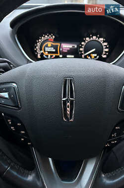 Внедорожник / Кроссовер Lincoln MKX 2015 в 