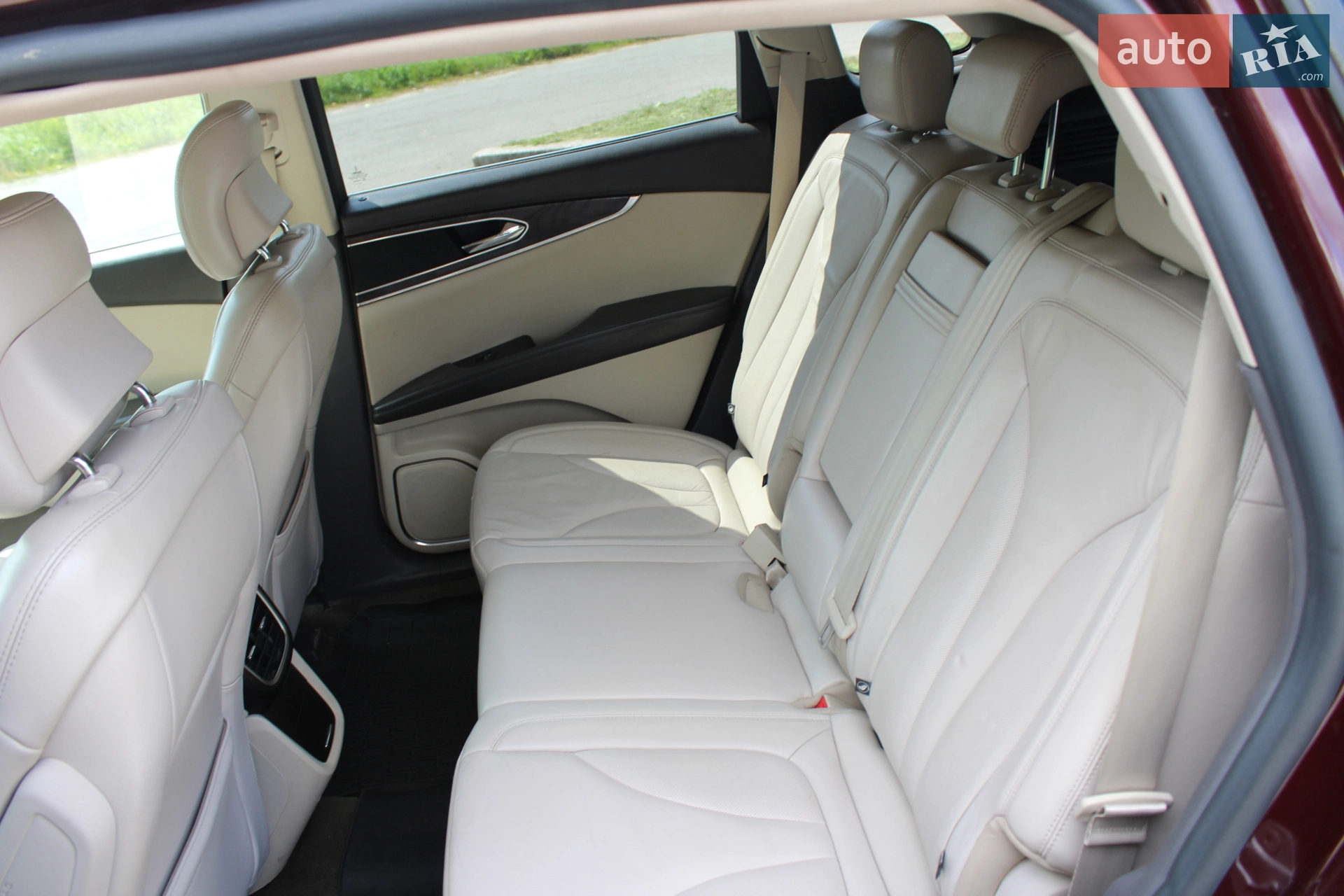 2017 Lincoln MKX - мініатюра 27