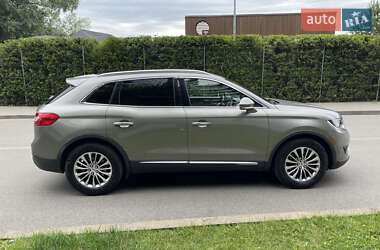Внедорожник / Кроссовер Lincoln MKX 2015 в 