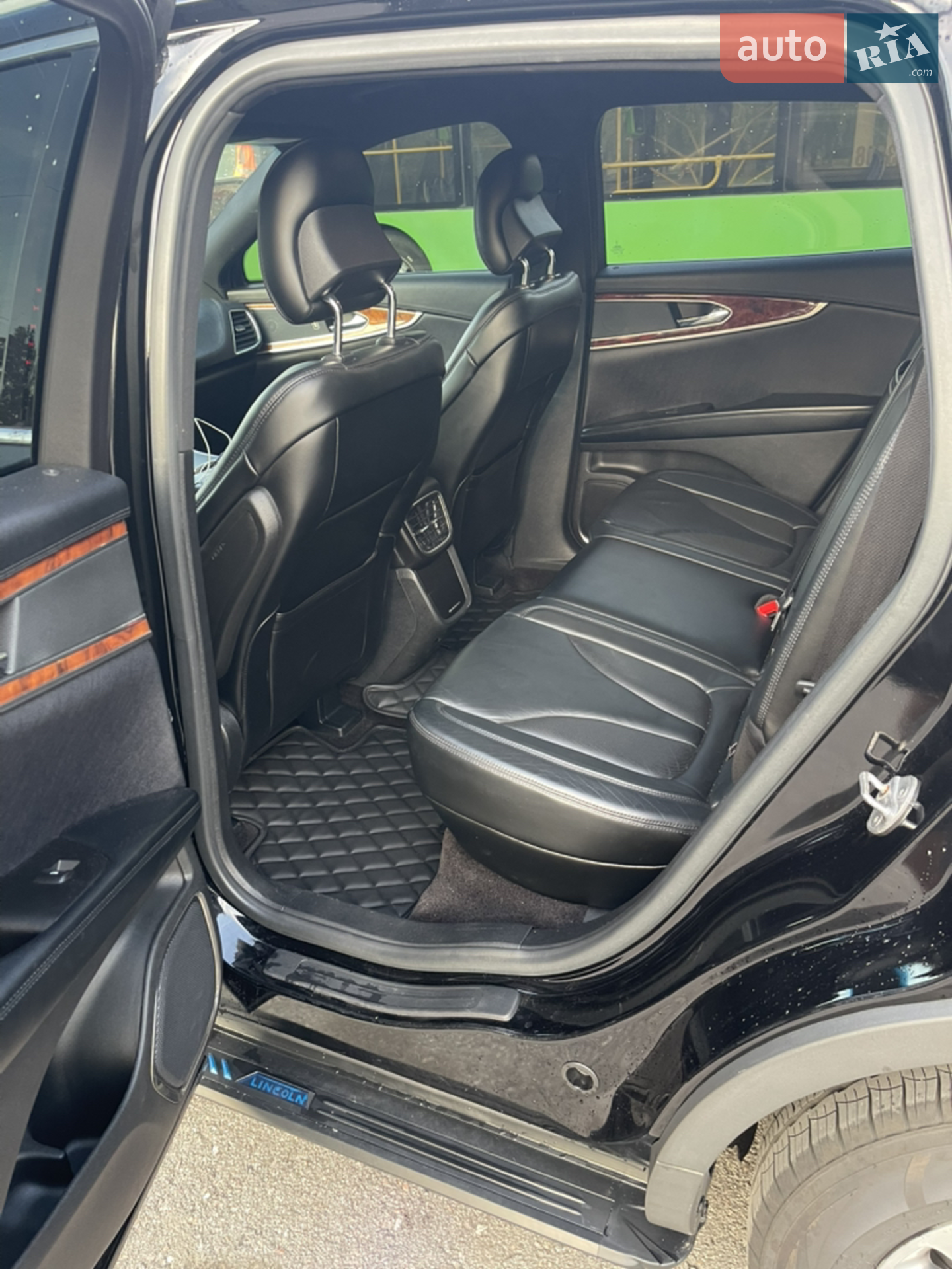 2016 Lincoln MKX - мініатюра 16