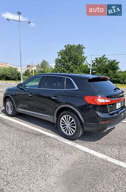 Внедорожник / Кроссовер Lincoln MKX 2016 в 