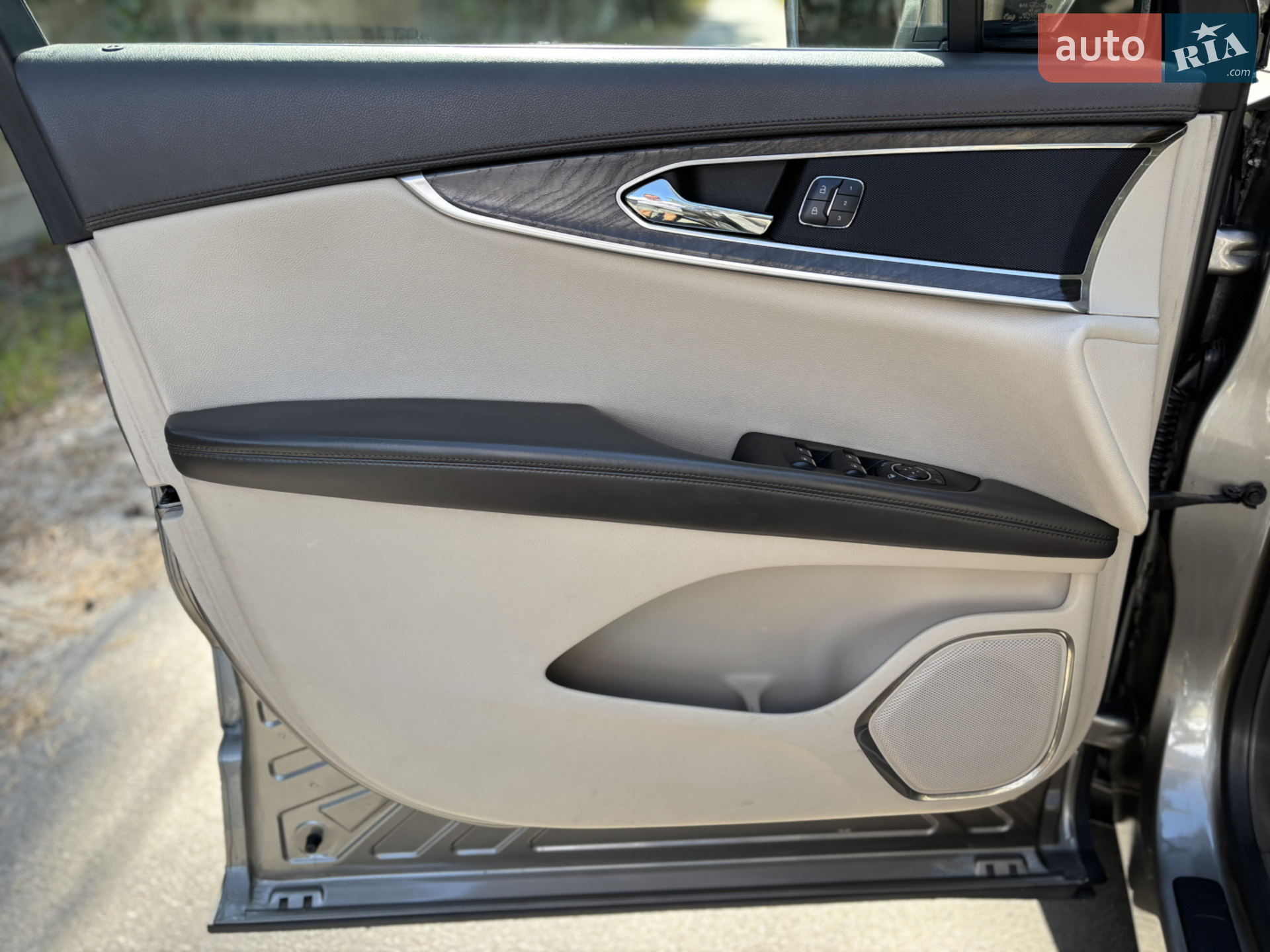 2016 Lincoln MKX - мініатюра 11