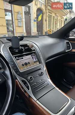 Внедорожник / Кроссовер Lincoln MKX 2017 в 