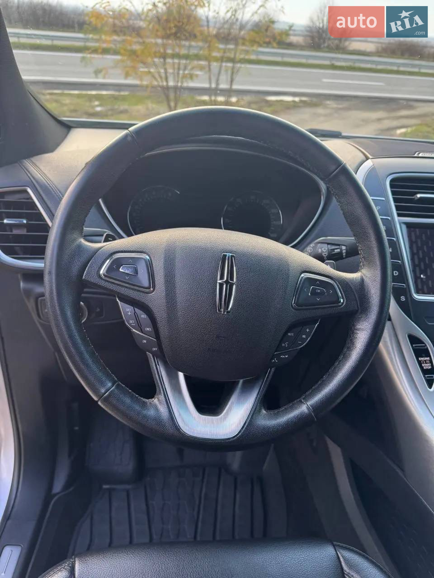 2017 Lincoln MKX - мініатюра 12