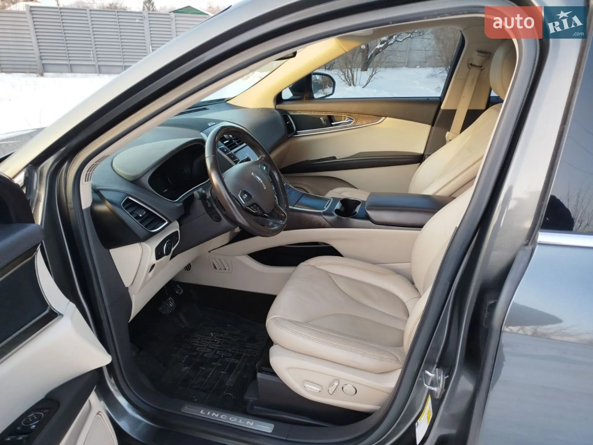 2017 Lincoln MKX - мініатюра 18