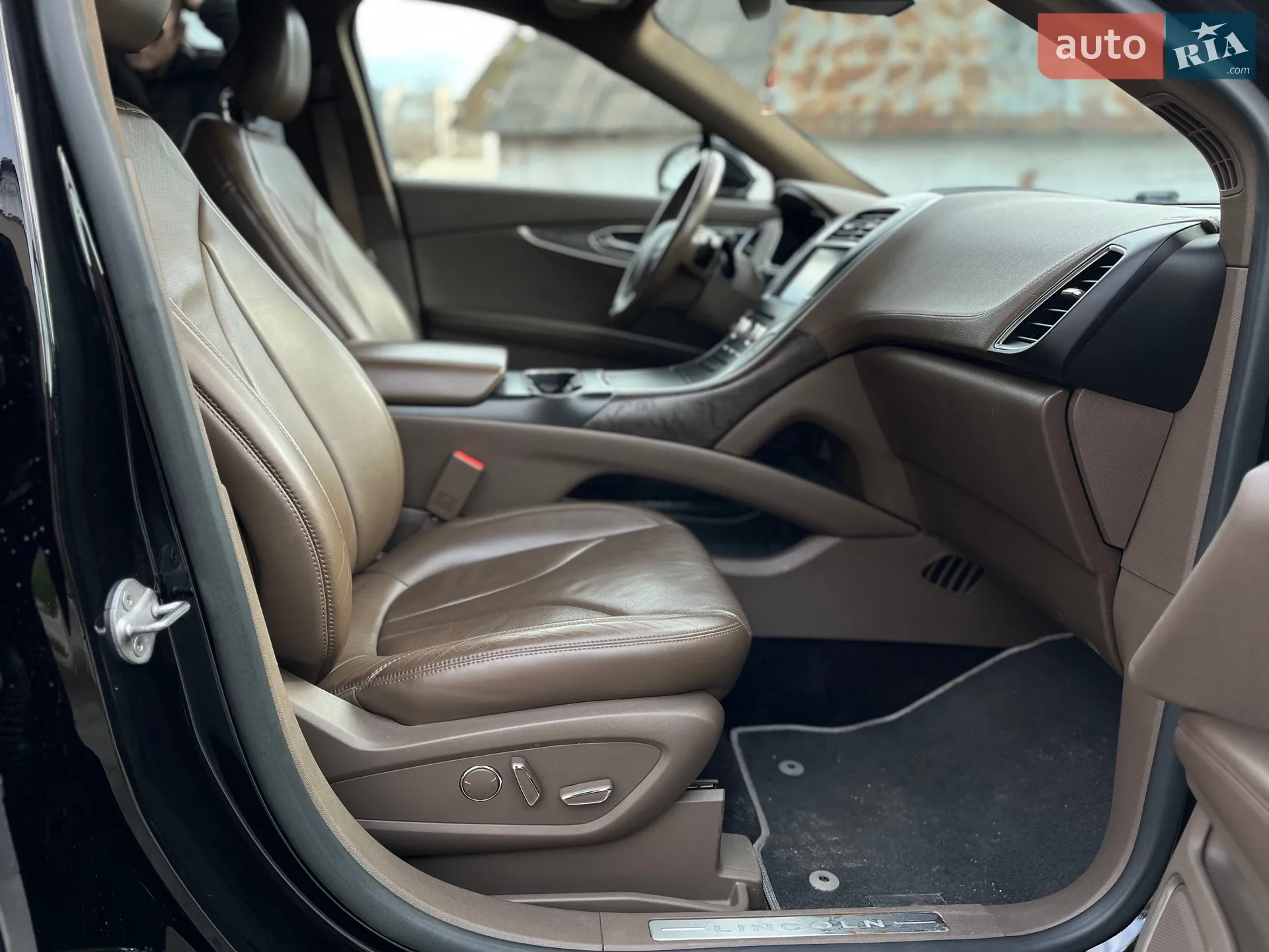 2015 Lincoln MKX - мініатюра 27