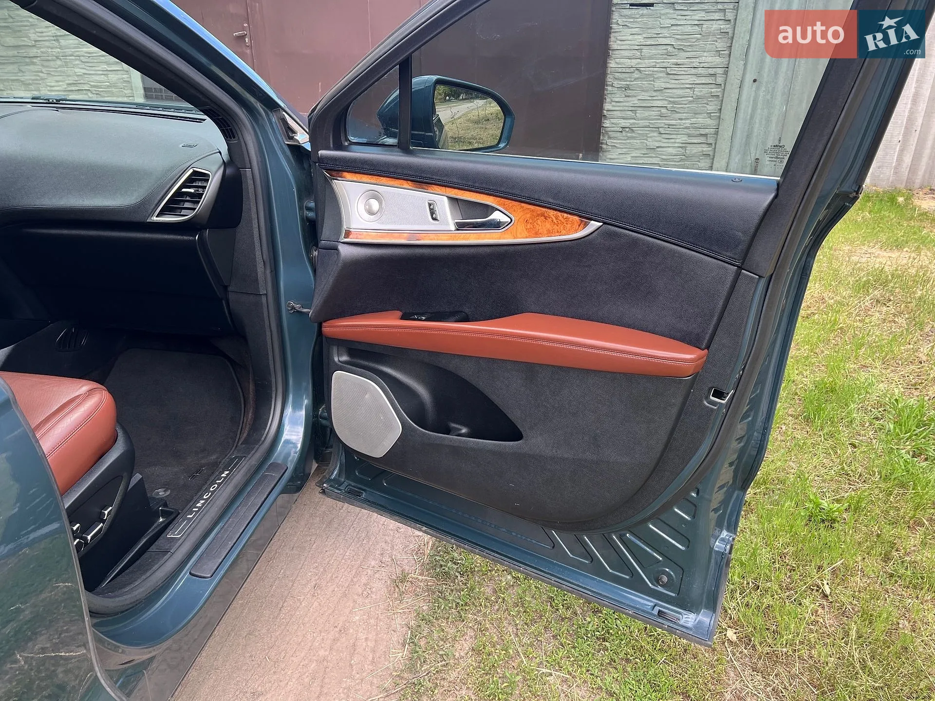 2016 Lincoln MKX - мініатюра 32