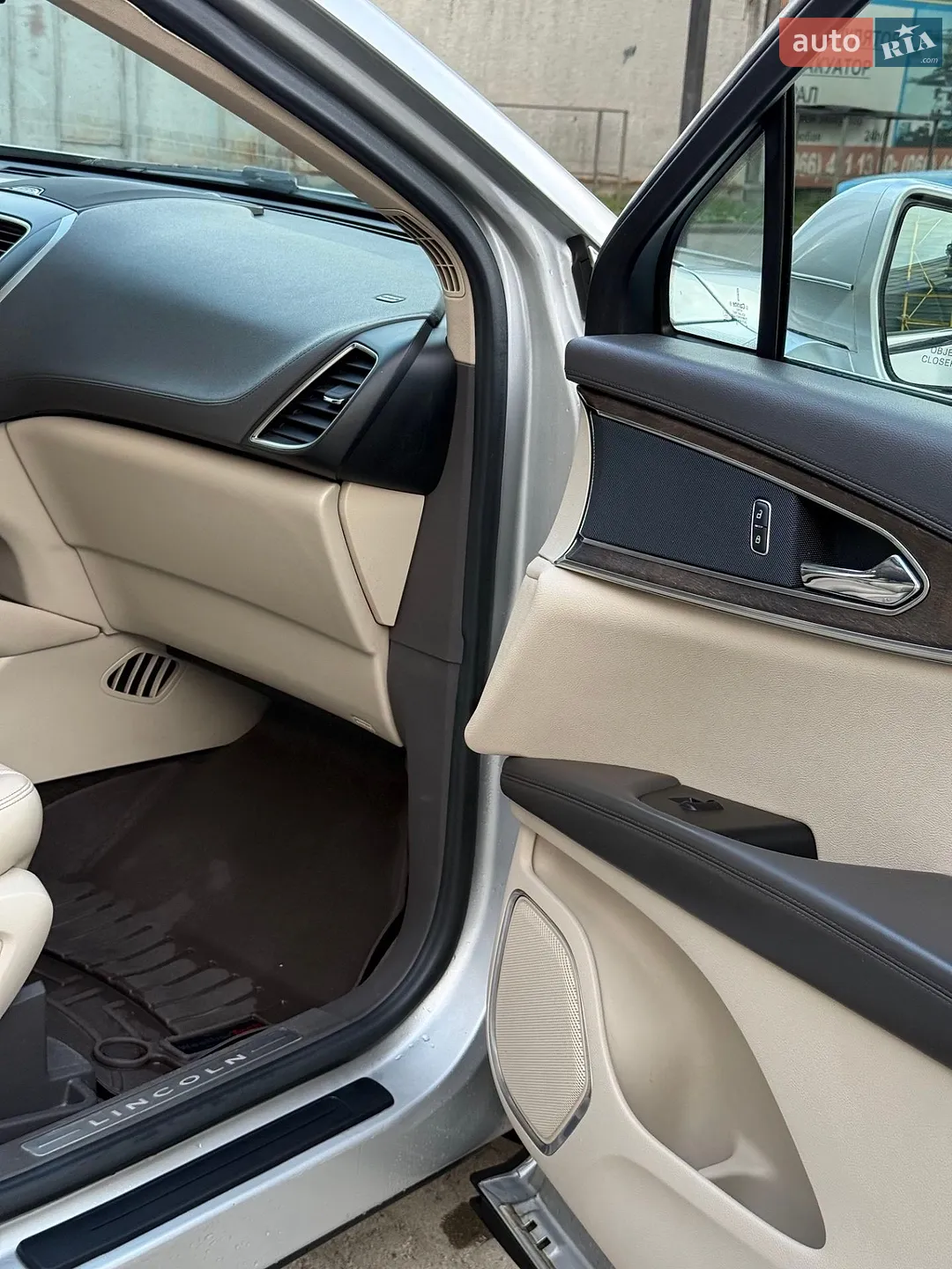 2016 Lincoln MKX - мініатюра 22