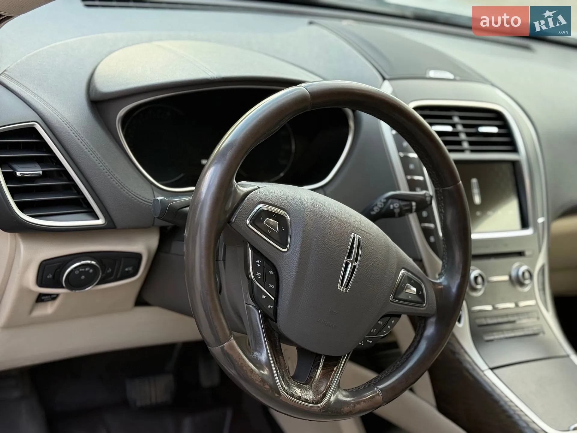 2016 Lincoln MKX - мініатюра 38