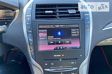 Седан Lincoln MKZ 2013 в 