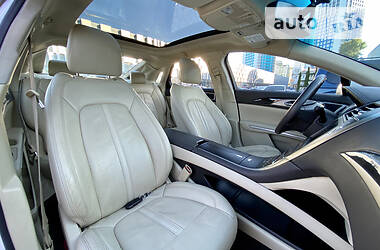 Седан Lincoln MKZ 2013 в 
