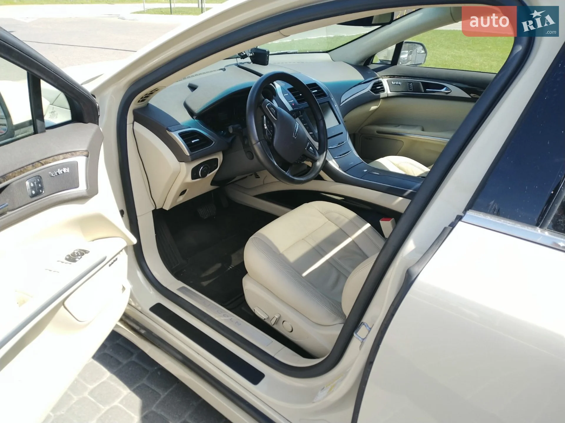 2015 Lincoln MKZ - мініатюра 14