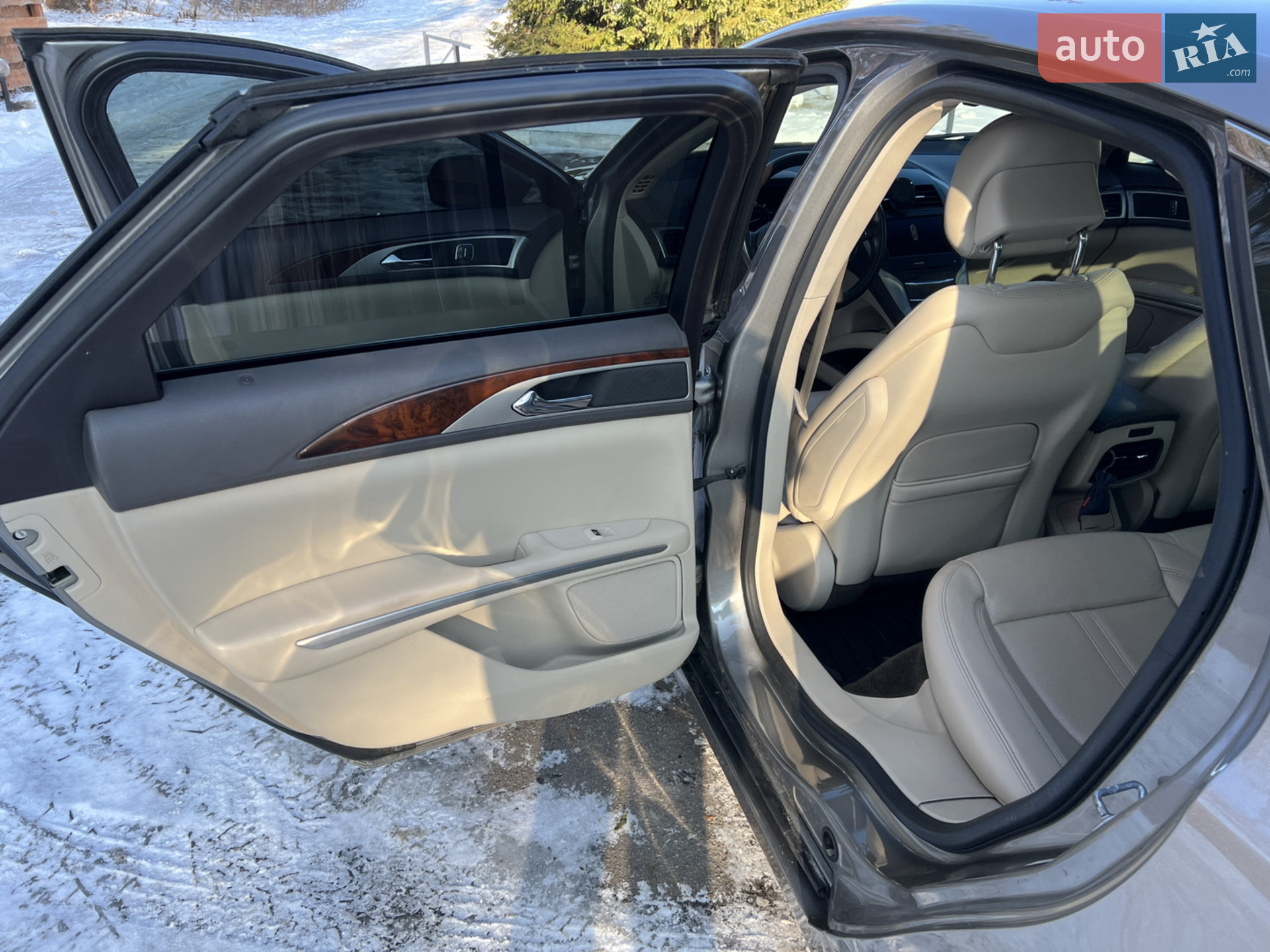 2016 Lincoln MKZ - мініатюра 16