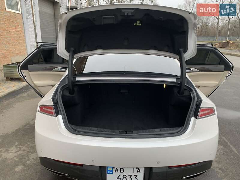 Седан Lincoln MKZ 2016 в Виннице