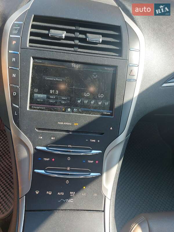 Седан Lincoln MKZ 2015 в Чернівцях