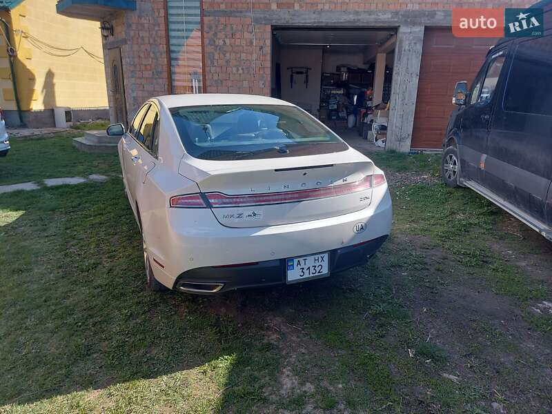 Седан Lincoln MKZ 2015 в Чернівцях