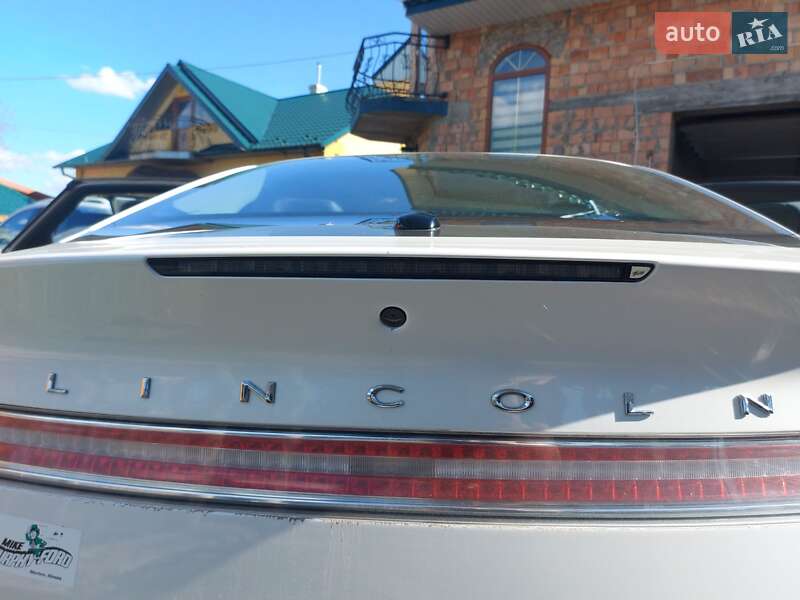 Седан Lincoln MKZ 2015 в Чернівцях