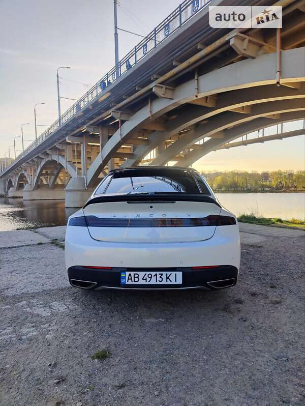 Седан Lincoln MKZ 2016 в Виннице