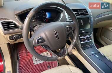 Седан Lincoln MKZ 2013 в 