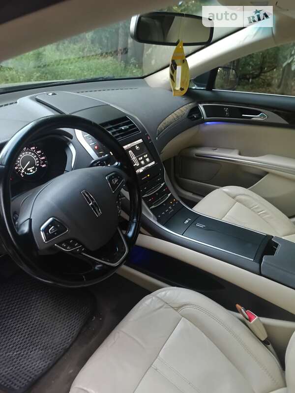 Седан Lincoln MKZ 2014 в Сумах
