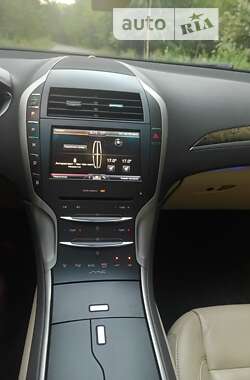 Седан Lincoln MKZ 2014 в Сумах