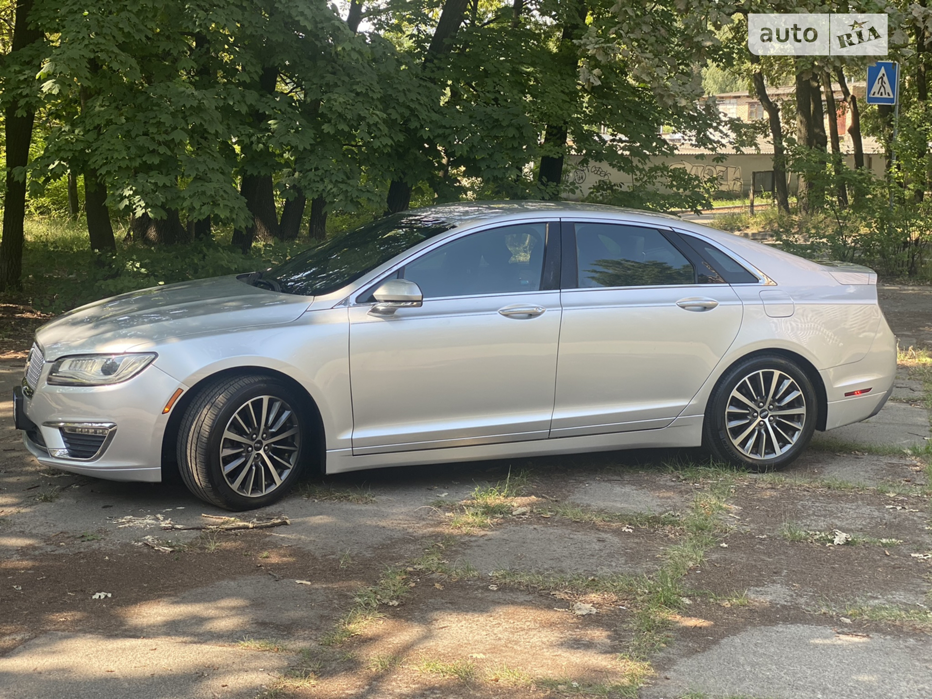 2017 Lincoln MKZ - мініатюра 18