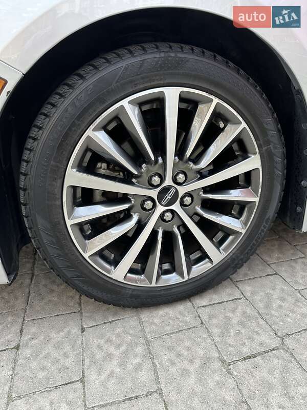 Седан Lincoln MKZ 2017 в Львове