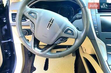Седан Lincoln MKZ 2014 в Чернівцях