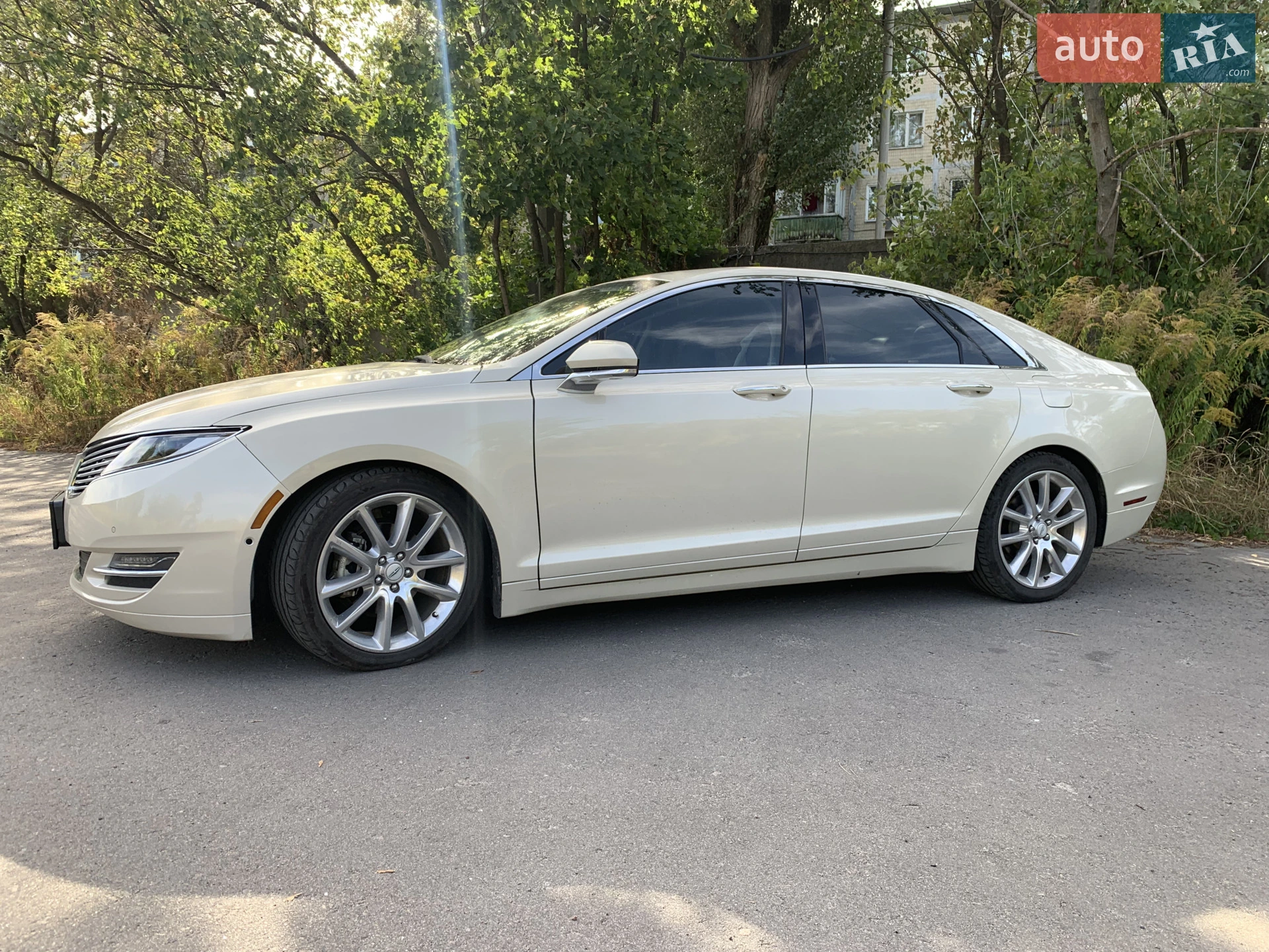 2015 Lincoln MKZ - мініатюра 2