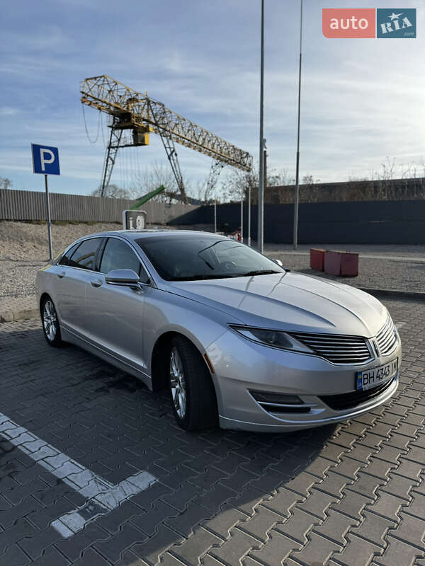 Lincoln MKZ 2014