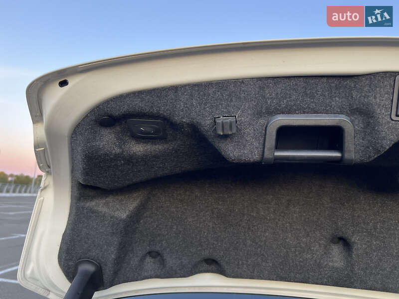 Седан Lincoln MKZ 2012 в Киеве