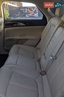 Седан Lincoln MKZ 2014 в 