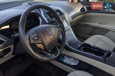 Седан Lincoln MKZ 2014 в 