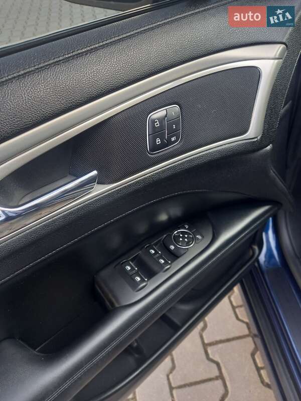 Седан Lincoln MKZ 2017 в Чернівцях