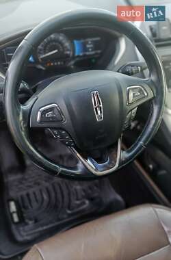 Седан Lincoln MKZ 2014 в 