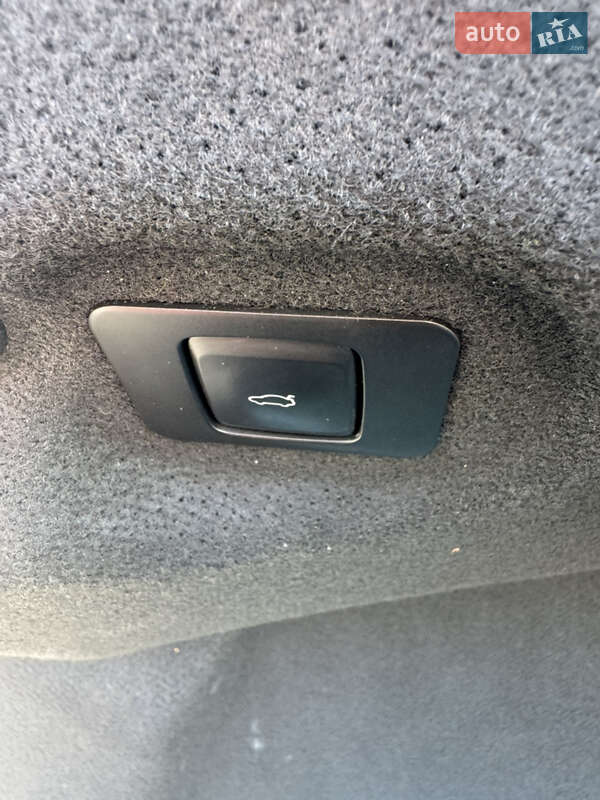 Седан Lincoln MKZ 2019 в Києві